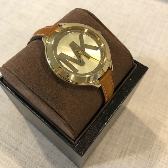 Michael Kors Slim Runway Watch - Picture 3 of 16